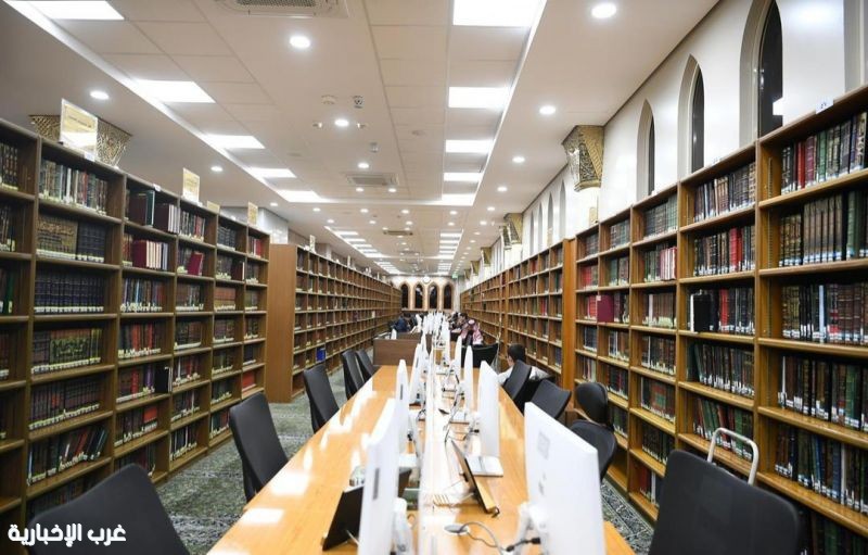 مكتبة المسجد النبوي.. صرح علمي عريق يخدم الباحثين وطلبة العلم