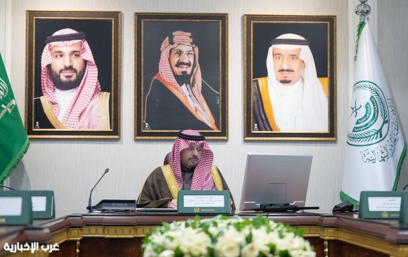 أمير الحدود الشمالية يرأس اجتماع الإدارات الخدمية والقيادات الأمنية استعدادًا للعشر الأواخر وعيد الفطر