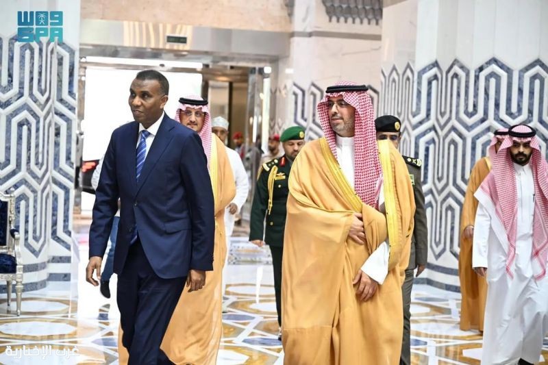 رئيس وزراء الصومال يغادر جدة بعد زيارة المملكة