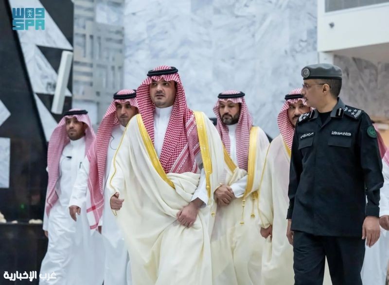 وزير الداخلية يتفقد مركز العمليات الأمنية (911) بالرياض ويطّلع على جاهزيته خلال العيد وزير الداخلية يتفقد مركز العمليات الأمنية (911) بالرياض ويطّلع على جاهزيته خلال العيد