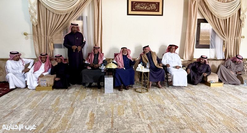 معرف الدعيجاء ومدير أحوال طبرجل يعزيان أسرة المخيمر في وفاة أم أحمد قرينية المخيمر