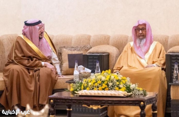 أمير منطقة القصيم يزور سماحة مفتي عام المملكة