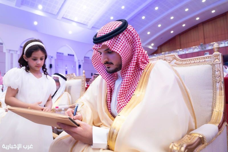 الأمير فواز بن سلطان يدشّن النسخة الثانية من الملتقى العالمي للورد والنباتات العطرية بجامعة الطائف الأمير فواز بن سلطان يدشّن النسخة الثانية من الملتقى العالمي للورد والنباتات العطرية بجامعة الطائف