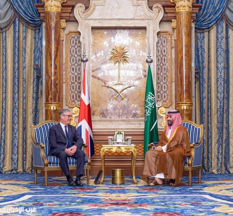 ولي العهد يلتقي رئيس الوزراء البريطاني لبحث تعزيز الشراكة والتطورات الإقليمية ولي العهد يلتقي رئيس الوزراء البريطاني لبحث تعزيز الشراكة والتطورات الإقليمية