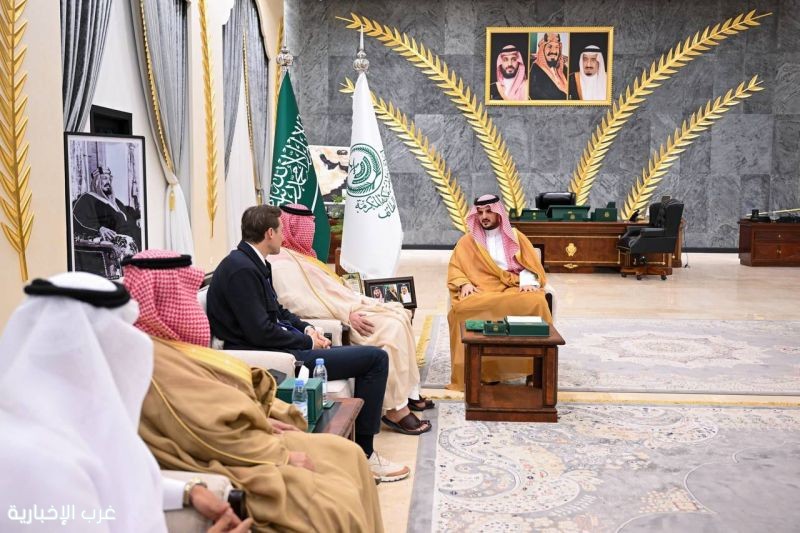 محافظ الطائف يلتقي مالك نادي الخلود الرياضي