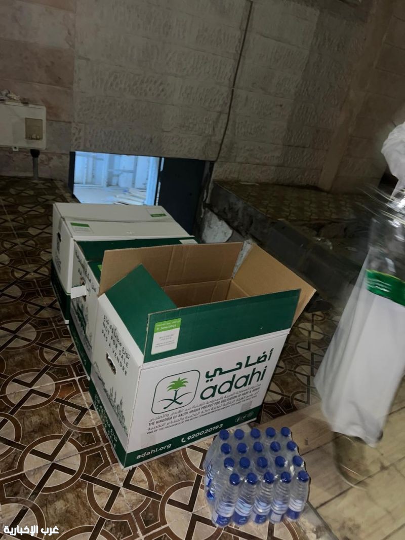 جمعية نفس وأضاحي يوزعون اللحوم على مستفيدي الجمعية المحتاجين