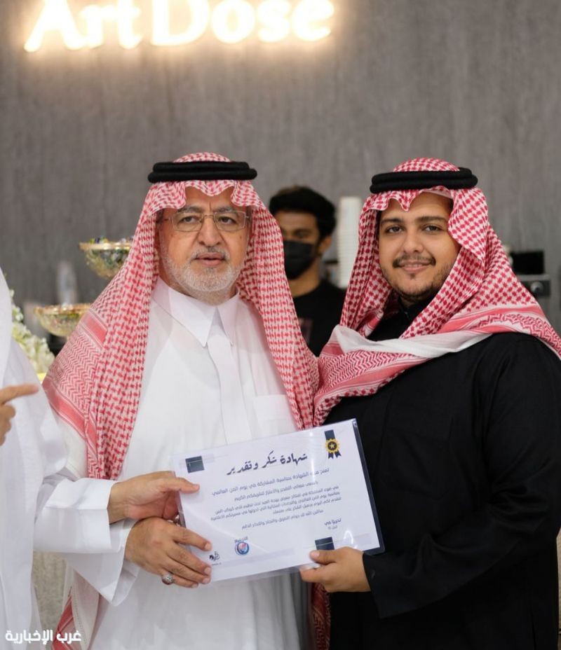 انطلاق معرض “بهجة العيد” بجدة بمشاركة 24 فنانًا وسط حضور لافت واقتناء أعمال فنية