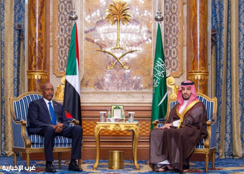 ولي العهد يبحث مع البرهان مستجدات الأوضاع في السودان خلال لقاء بجدة
