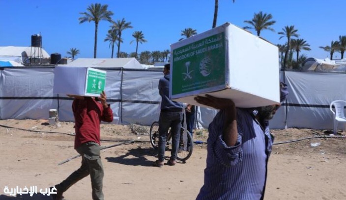 مركز الملك سلمان يوزّع 1126 سلة غذائية في خان يونس لدعم الأسر الأكثر احتياجًا