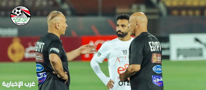 جهاز منتخب مصر يطمئن على محمد صلاح