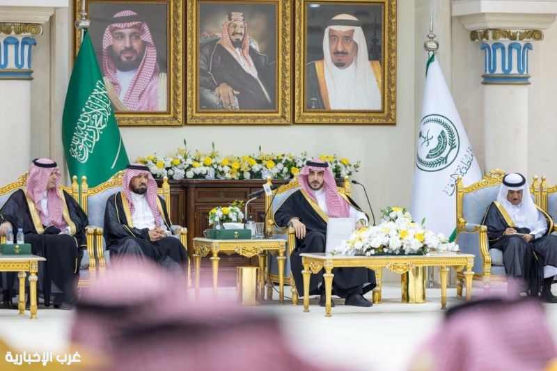 أمير منطقة الجوف يشهد لقاء "ليالي الجوف" حول دور الأسرة ومنظومة المؤسسات في ترسيخ القيم