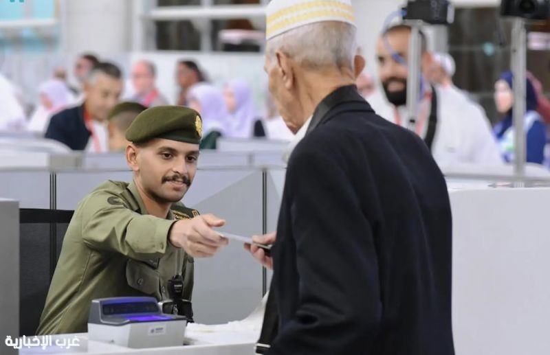 جوازات المدينة المنورة تستقبل أولى رحلات حجاج أوزبكستان لموسم حج 1447هـ