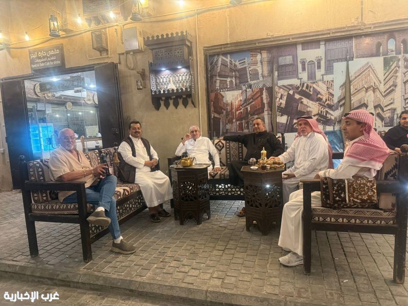 فهد الحاشدي يكرم الفنان النحات الدولي  ممدوح باناجه