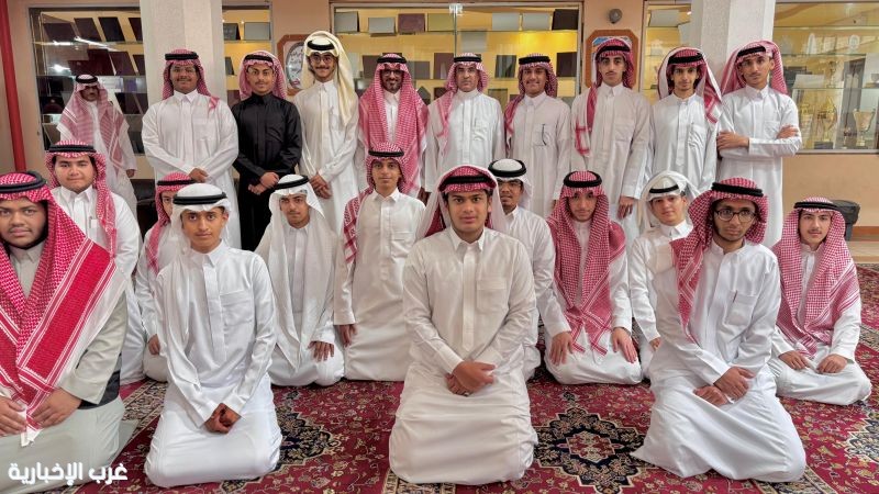 مدير تعليم الطائف يشهد مشاريع التخرج ويشارك الطلاب يومهم الدراسي