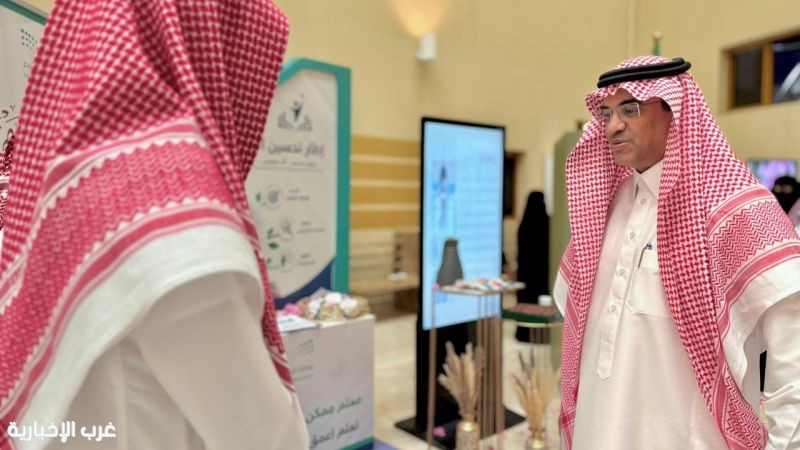 مدير عام التعليم بالطائف يزور معرض "التجارب التدريسية الناجحة و يشارك طلاب ابتدائية السيل الكبير يومهم الدراسي