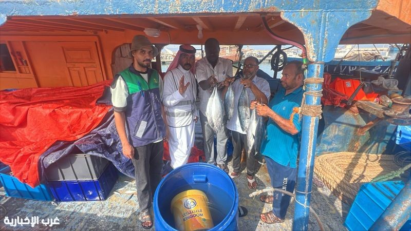 ‏بيئة القنفذة تنفذ جولات رقابية على مراكب الصيد تزامناً مع بدء حظر صيد الروبيان