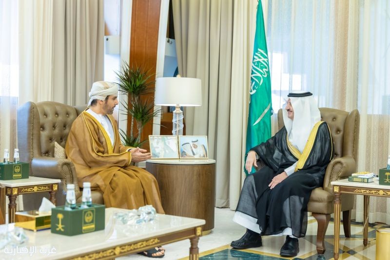 أمير الشرقية يستقبل سفير سلطنة عمان ويبحثان الموضوعات ذات الاهتمام المشترك