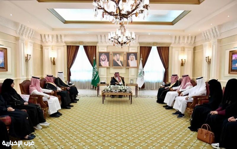 محافظ جدة يستقبل طلبة جامعة الملك عبدالعزيز الفائزين في معرض جنيف الدولي للاختراعات