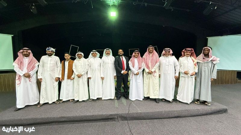 يحيى الحمادي يناقش ثنائية الانكسار والأمل في لقاء أدبي بالطائف