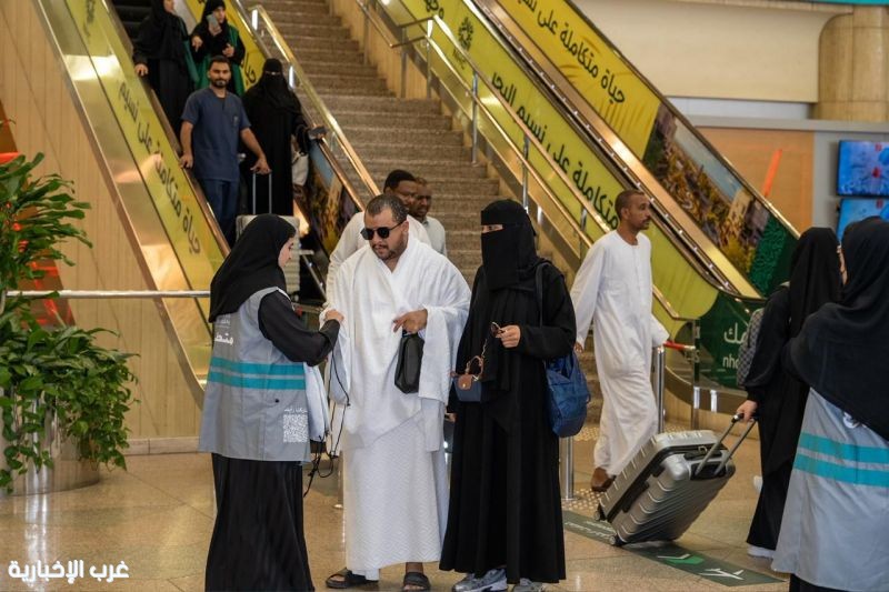 متطوعو أمانة الشرقية يرسمون أولى ملامح الترحيب بضيوف الرحمن في مطارات الدمام