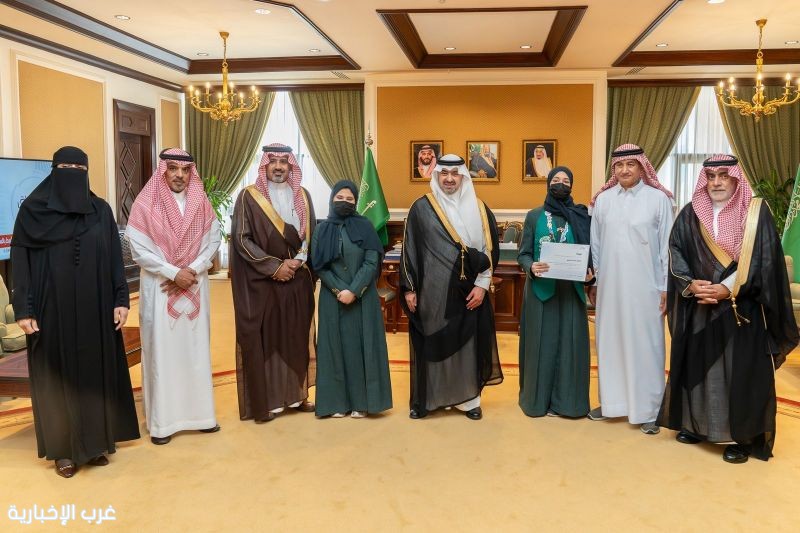 نائب أمير منطقة تبوك يستقبل الطالبات الفائزات بمعرض "آيسف 2026"
