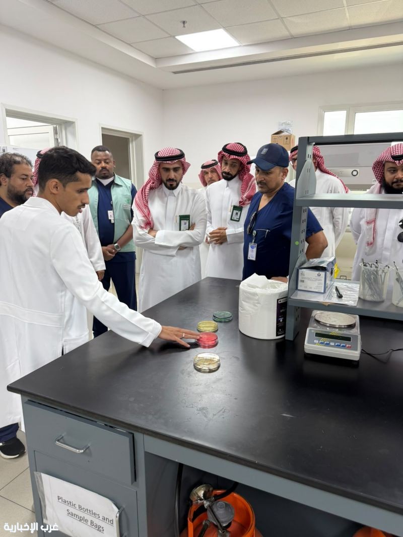 مدير عام بيئة مكة يزور مختبر صحة وسلامة الأسماك بجدة