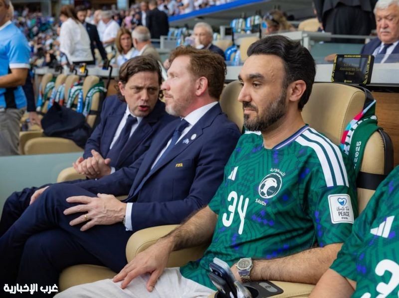 وزير الرياضة يُثني على أداء "الأخضر" بعد تعادله المثير مع الأوروغواي في المونديال