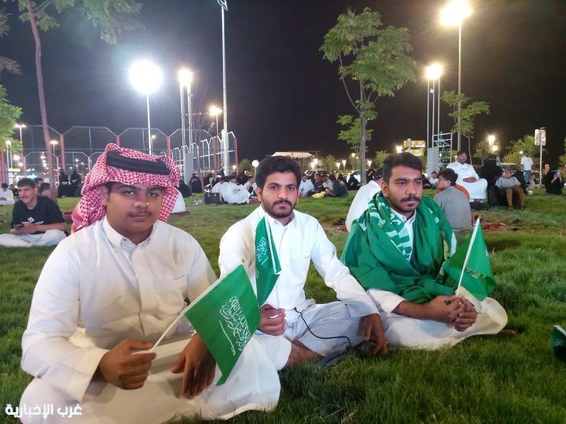 مشاهد من حضور الجماهيري الكبير من أهالي منطقة حائل مشاهد من حضور الجماهيري الكبير من أهالي منطقة حائل