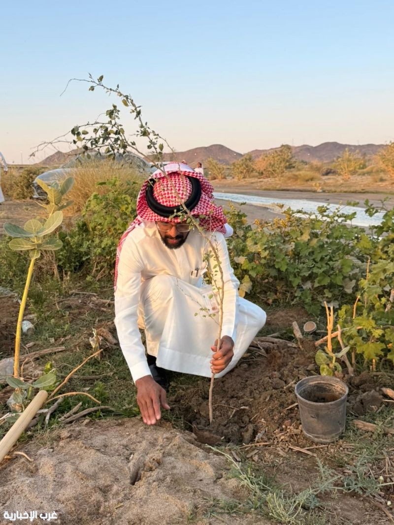 زراعة عسير تغرس 500 شتلة في وادي تبالة ضمن مبادرة السعودية الخضراء زراعة عسير تغرس 500 شتلة في وادي تبالة ضمن مبادرة السعودية الخضراء