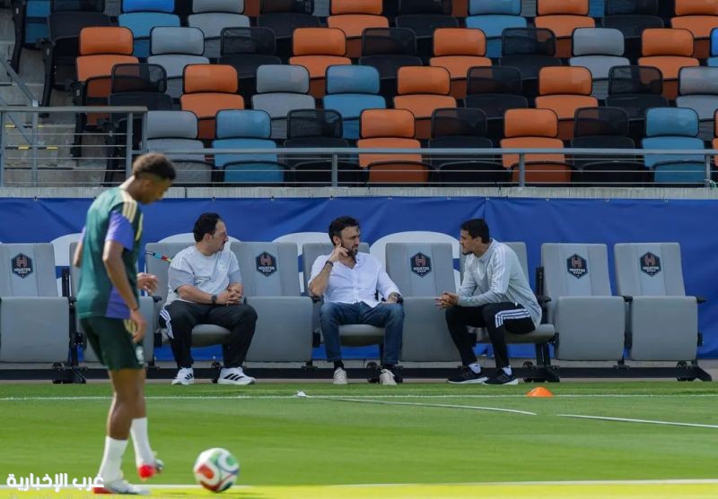 بحضور سمو وزير الرياضة.. المنتخب السعودي يختتم تحضيراته لمواجهة منتخب الرأس الأخضر في كأس العالم