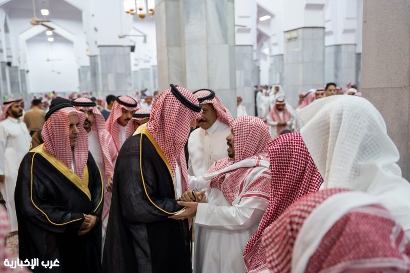 محافظ الطائف يؤدي صلاة الميت على شهيد أرامكو وينقل تعازي أمير منطقة مكة المكرمة وسمو نائبه