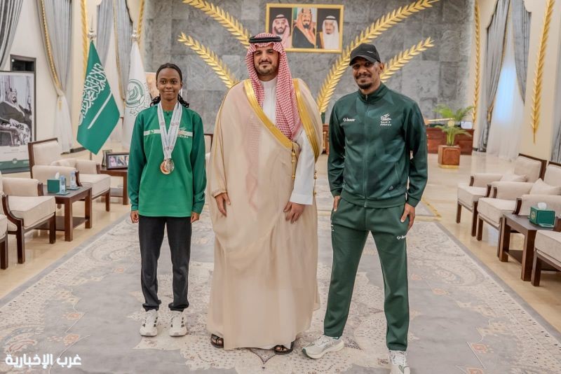 محافظ الطائف يكرّم اللاعبة مريم محجب لإنجازها في البطولة العربية لألعاب القوى محافظ الطائف يكرّم اللاعبة مريم محجب لإنجازها في البطولة العربية لألعاب القوى