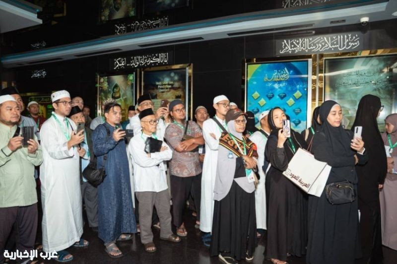 ضيوف برنامج خادم الحرمين الشريفين يزورون أبرز المعالم الإسلامية والتاريخية بالمدينة المنورة