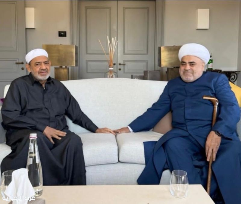 شيخ الإسلام الله شكور باشازادة يحصل على وسام «إلْ يُورْتْ حُرْمَتي» من الرئيس الأوزبكي.