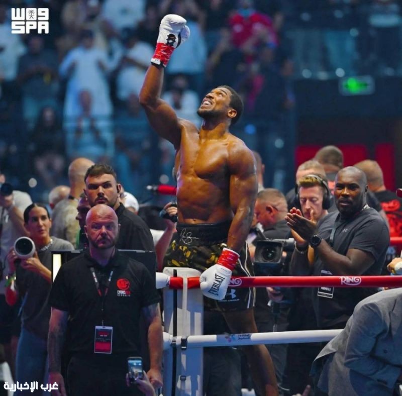 بضربة قاضية حاسمة.. أنتوني جوشوا يطمح للتألق ويسقط برينغا في ختام نارية لليلة "The Comeback" بجدة بضربة قاضية حاسمة.. أنتوني جوشوا يطمح للتألق ويسقط برينغا في ختام نارية لليلة "The Comeback" بجدة