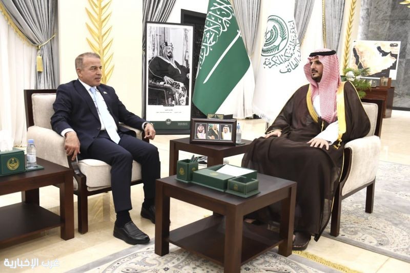محافظ الطائف يستقبل القنصل العام لجمهورية العراق محافظ الطائف يستقبل القنصل العام لجمهورية العراق