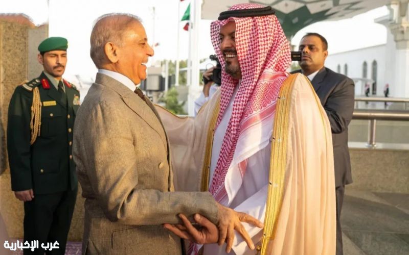 رئيس الوزراء الباكستاني يصل جدة في زيارة رسمية للمملكة رئيس الوزراء الباكستاني يصل جدة في زيارة رسمية للمملكة