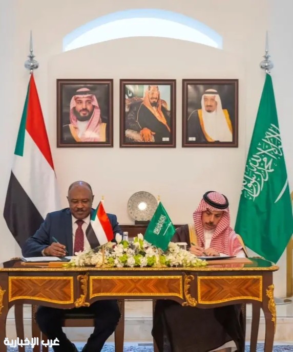 سمو وزير الخارجية يوقّع وثيقة إنشاء مجلس التنسيق السعودي - السوداني