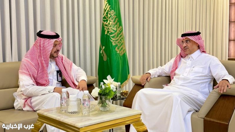 مدير تعليم الطائف يلتقي بممثل مدينة سناد مدير تعليم الطائف يلتقي بممثل مدينة سناد
