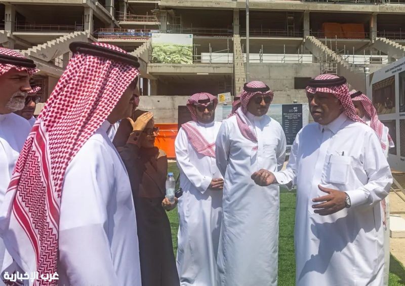 القصبي يزور ملعب وسط جدة ويطّلع على سير الأعمال الإنشائية