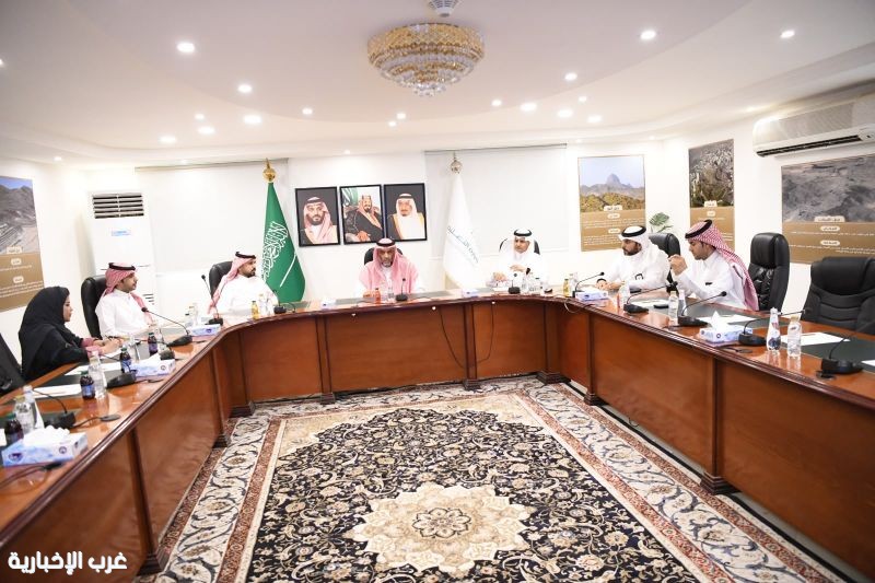 وكيل وزارة البلديات والإسكان يلتقي بمدير عام تعليم منطقة مكة  لتعزيز استفادة منسوبيه من الحلول السكنية
