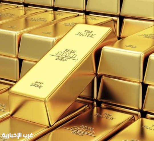 الذهب يهبط لأدنى مستوى في أكثر من شهر بفعل ضغوط النفط والفائدة
