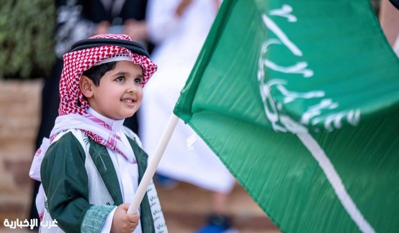 #تحت_ألأضـواء في غرب : #المملكة تلبس الأخضر.. 13 منطقة على قلب رجل واحد في اليوم الوطني 96