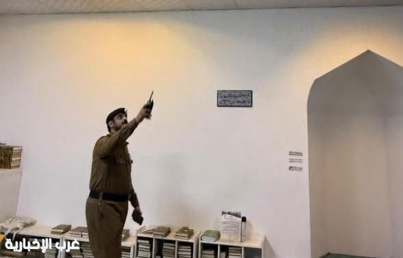 «الدفاع المدني يباين أضرار سقوط شظايا صاروخ باليستي بأحد رفيدة» «الدفاع المدني يباين أضرار سقوط شظايا صاروخ باليستي بأحد رفيدة»