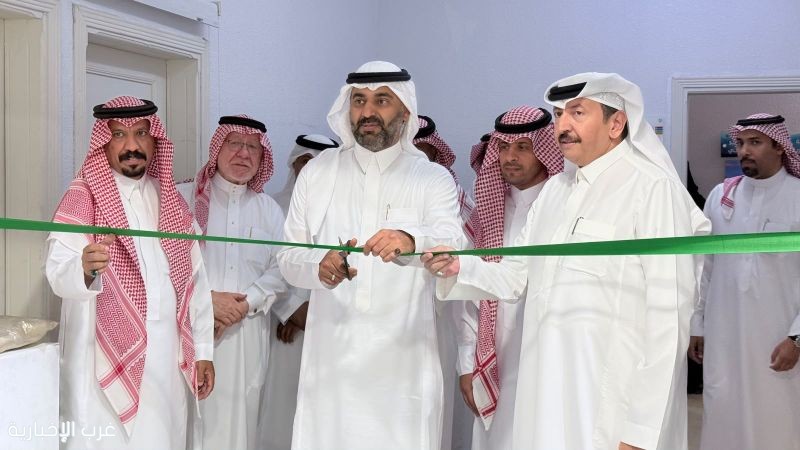 الشهراني يفتتح "الوطن والفنون" في الطائف