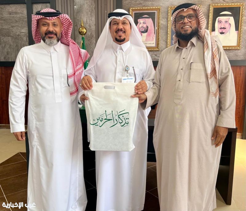 د. حسن بصفر يشيد بطلاب الوطن الموهوبين د. حسن بصفر يشيد بطلاب الوطن الموهوبين