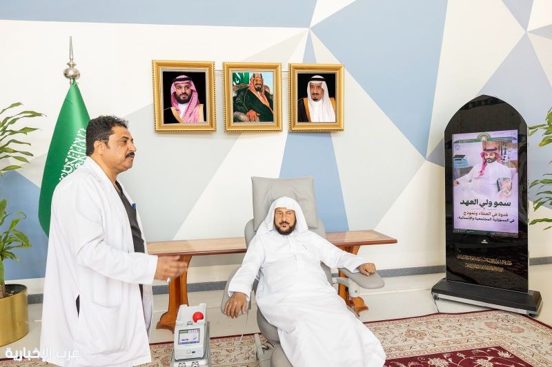 وزير الشؤون الإسلامية يدشّن حملة التبرع بالدم بمقر الوزارة