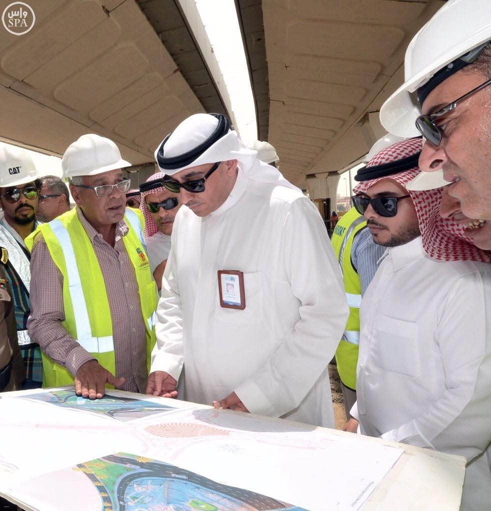 أمين جدة يتفقد مشاريع الجسور والأنفاق بالمحافظة