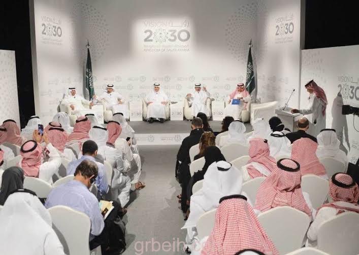 إطلاق برنامج التحول الوطني 2020 بميزانية تقدر بـ (268) مليار ريال يضم 543 مبادرة يسهم فيها القطاع الخاص.