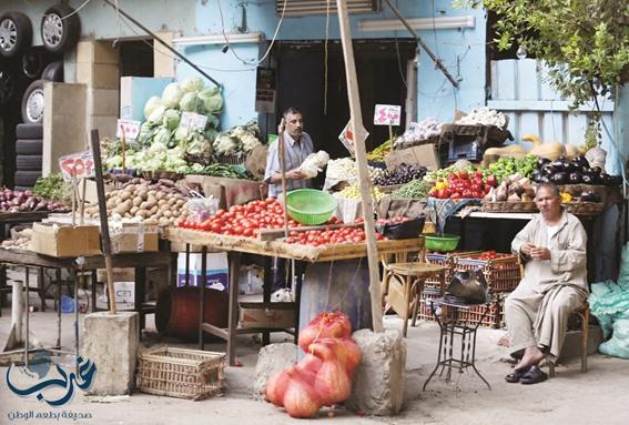 تعويم الجنيه: ورفع الوقود يفاقمان معاناة المصريين